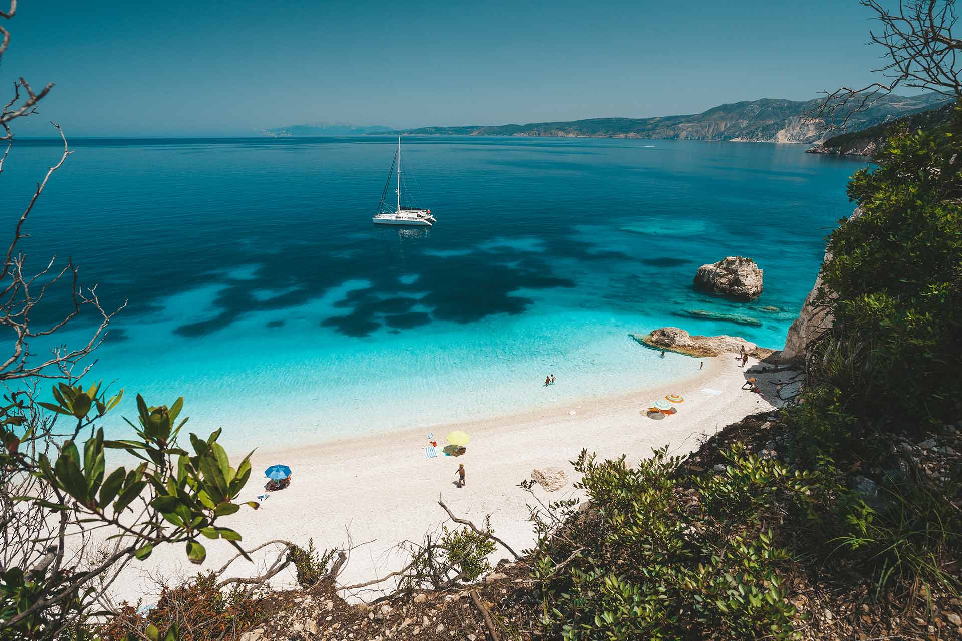 fteri-beach-cephalonia-kefalonia-greece-white-c-2021-08-27-09-40-11-utc